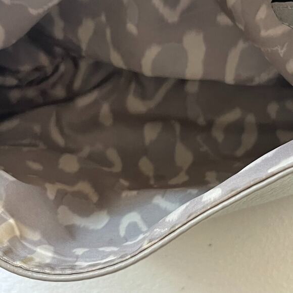 Aimee Kestenberg Purse Elephant Grey Leather Crossbody Zip Me Up - Picture 14 of 16